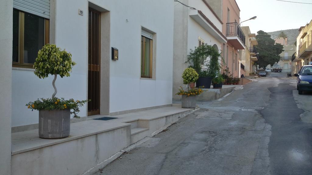 La Casa Dei Nonni Bed & Breakfast กุสโตนาชี ภายนอก รูปภาพ