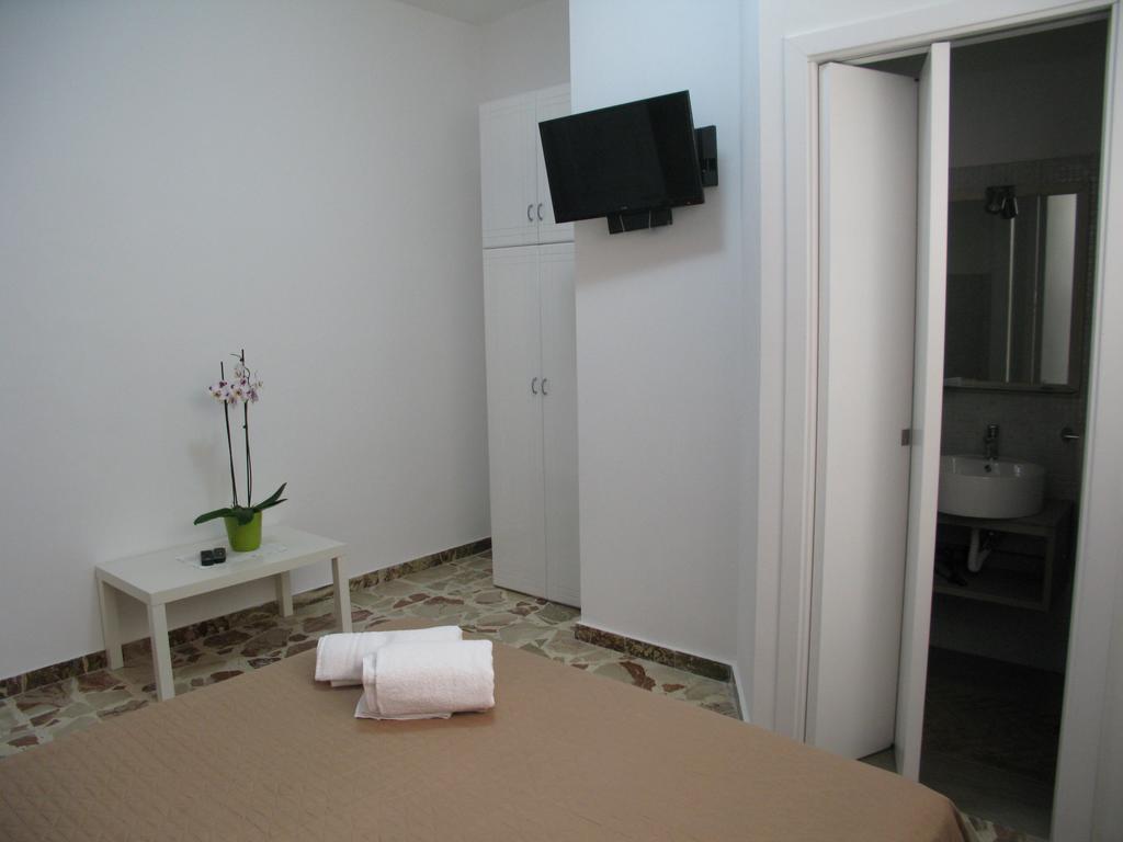 La Casa Dei Nonni Bed & Breakfast กุสโตนาชี ภายนอก รูปภาพ